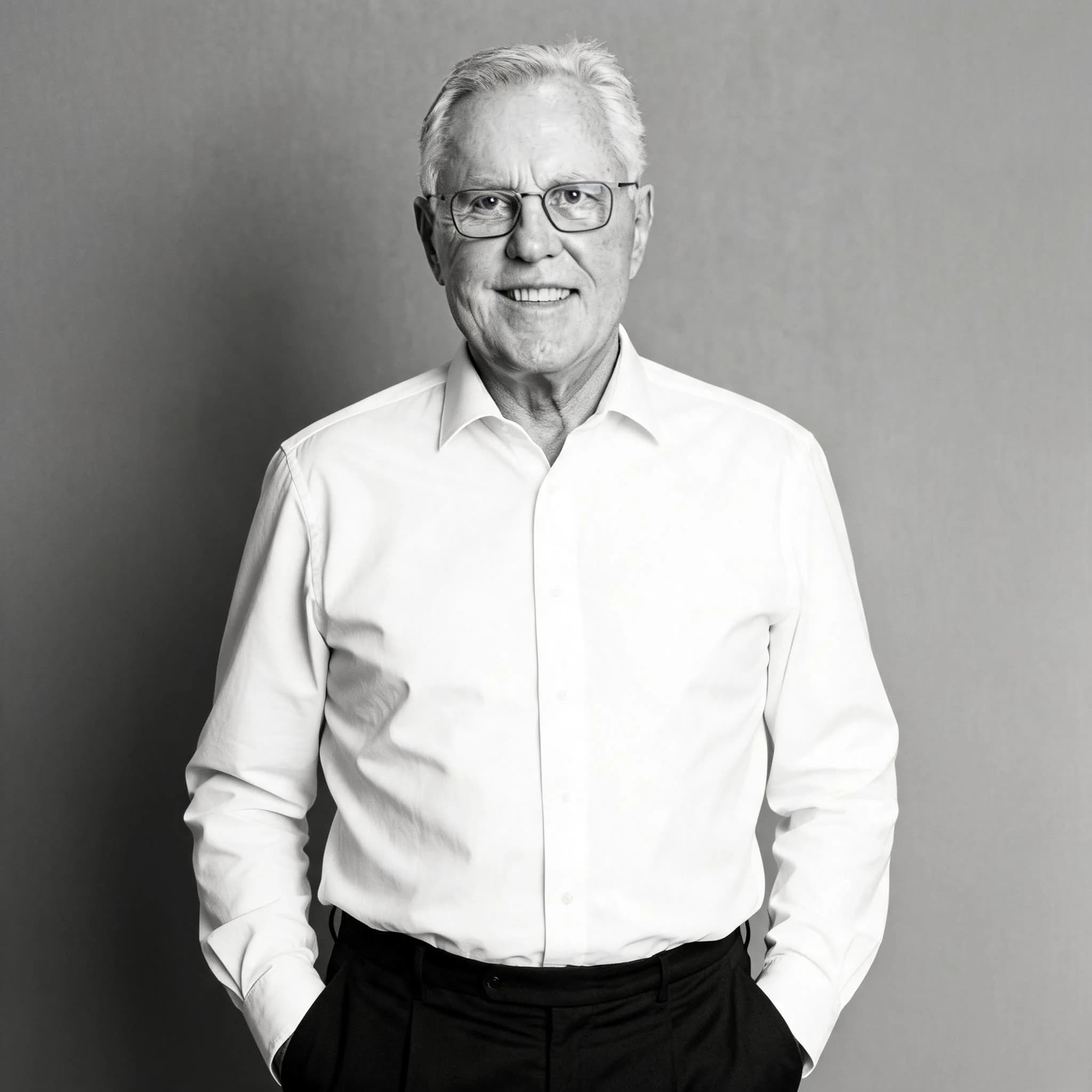 Retrato editorial em preto e branco de Fernando Armbrust Lohmann.